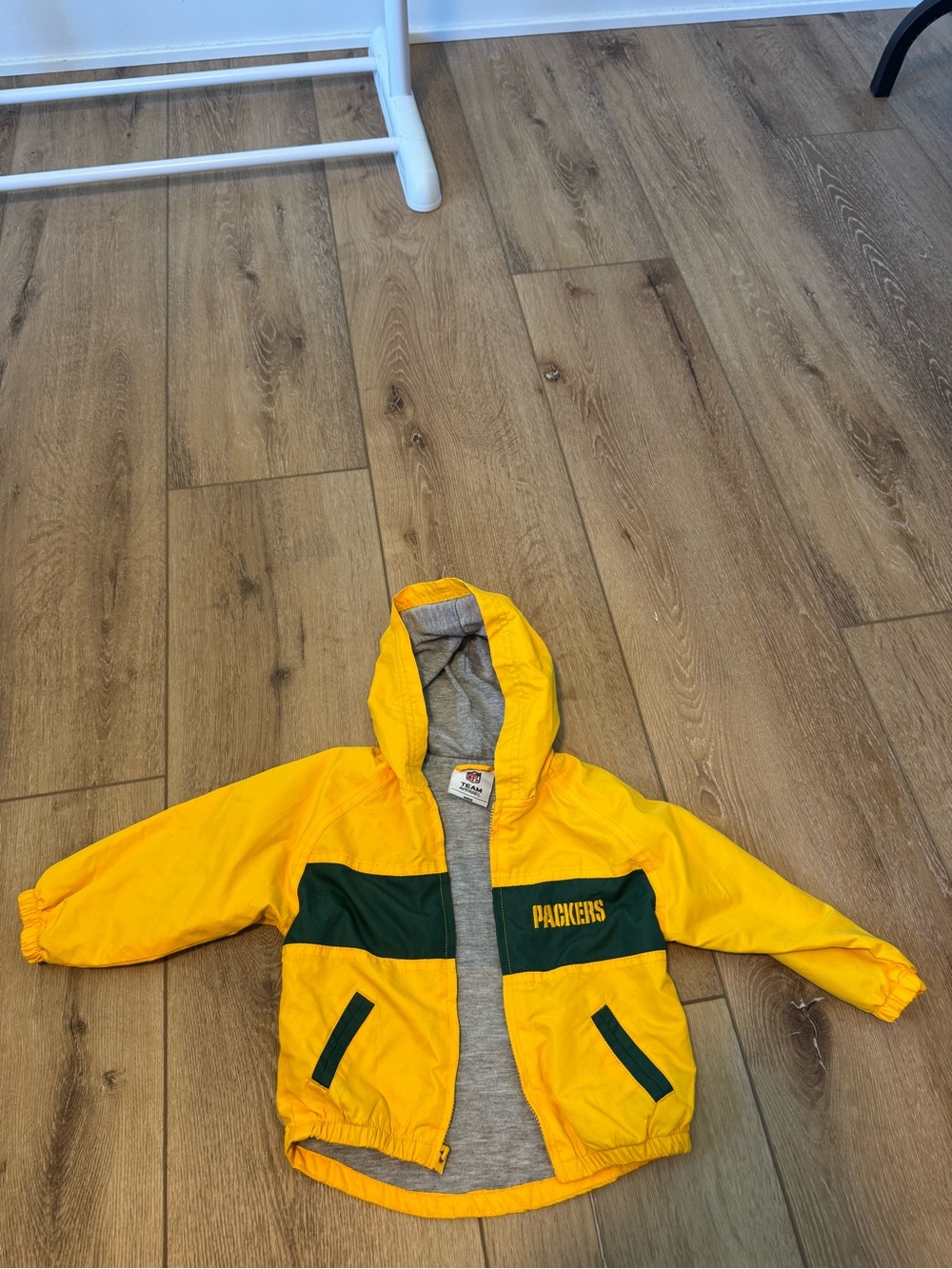 Green Bay Packers jacket size baby 24 month - zipper hard to use